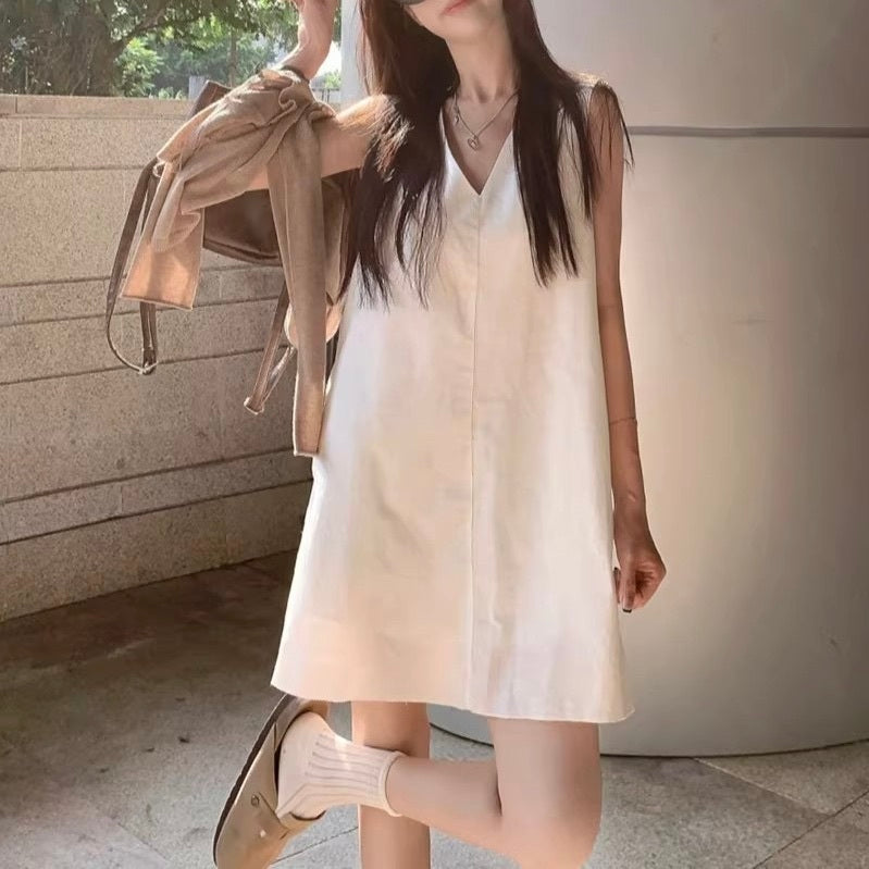 レディース ワンピース フレア 袖なし ノースリーブ Vネック Aライン フェミニン かわいい 大人可愛い きれいめ シンプル カジュアル おしゃれ かっこいい こなれ感 ガーリー クール エレガント 抜け感 ヴィンテージ ラブリー キュート クラシカル ベーシック アクティブ ナチュラル 無地 夏 デート お出かけ イベント リゾート 旅行 ビーチ 休日 バカンス ライブ 合コン コンパ カフェ ランチ 美脚 脚長 着回し レイヤード S M L XL 2XL 小さいサイズ 大きいサイズ 白 ホワイト