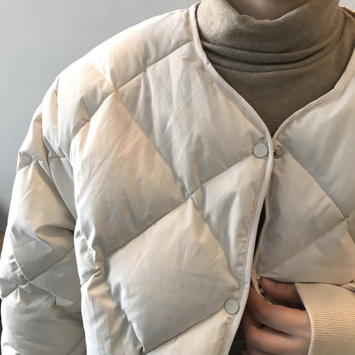 レディース ジャケット 長袖 ゆったり オーバーサイズ 秋冬 秋 体型カバー ショート キルティング 冬 ダウン 薄手 襟なし タイ アウター ポリエステル ダウンジャケット