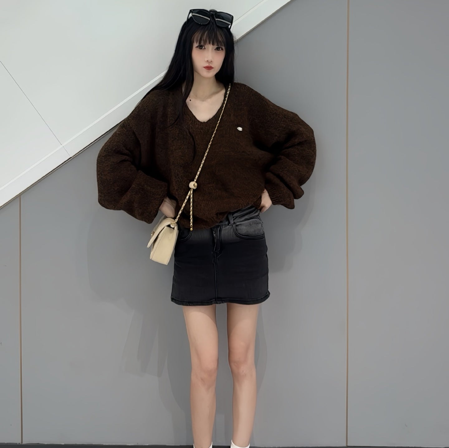 レディース トップス ニット セーター プルオーバー ミドル丈 長袖 ドロップショルダー Vネック ワイド 大人可愛い シンプル カジュアル おしゃれ かっこいい こなれ感 個性的 主役級 存在感 抜け感 ヴィンテージ 都会的 ベーシック 無地 秋 冬 ロングシーズン ママ オフィス ビジネス 通勤 デート お出かけ アウトドア 旅行 女子会 重ね着 韓国 オルチャン 楽ちん 暖かい 体型カバー 普段使い 着回し モテ トレンド 流行 インスタ映え ゆったり フリーサイズ レッド 春カラー