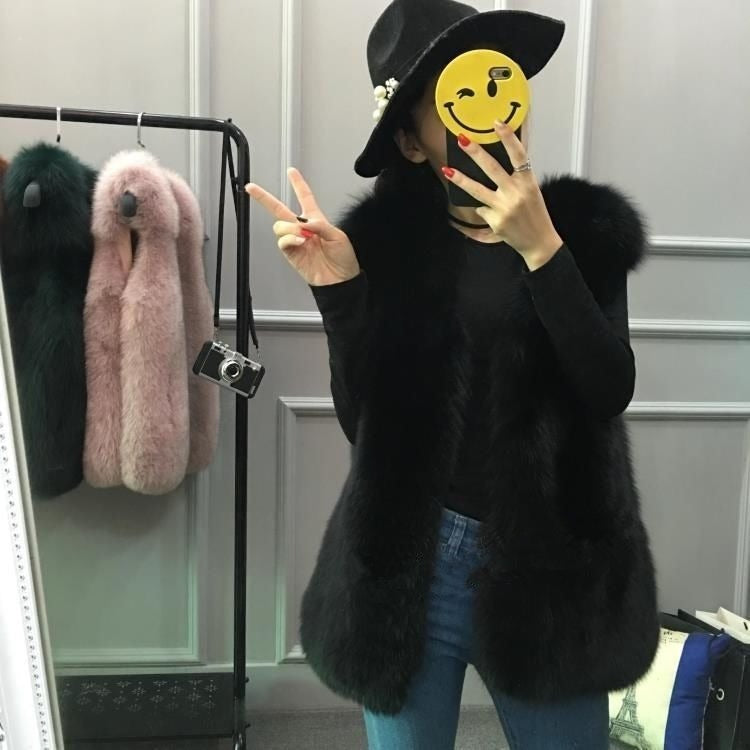 レディース ベスト アウター 上着 ファー 羽織 前開き ファーベスト ミドル丈 袖なし ノースリーブ フェミニン ふわふわ フェイクファー かわいい 大人可愛い きれいめ シンプル カジュアル 上品 おしゃれ こなれ感 ガーリー エレガント 存在感 抜け感 ラグジュアリー ベーシック 無地 秋 冬 デート お出かけ お泊まり 女子会 休日 暖かい 防寒 普段使い 着回し M L XL 2XL 3XL 大きいサイズ ゆったり ホワイト 黒 ブラック 茶色 ブラウン ライトグレー ダークグレー ベージュ