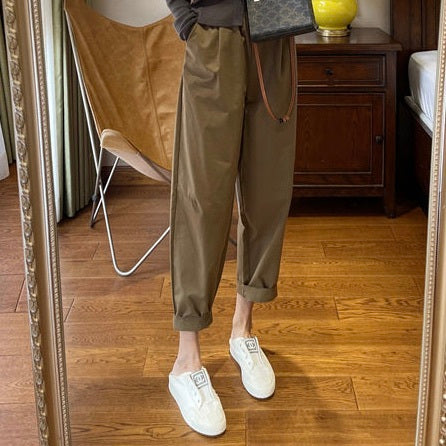 レディース パンツ ボトムス アウター 上着 テーパードパンツ ロングパンツ アンクル丈 クロップド丈 オーバーサイズ  ストリート きれいめ シンプル カジュアル 上品 おしゃれ かっこいい レトロ こなれ感 ラフ メンズライク マニッシュ ボーイッシュ スポーティー ベーシック アクティブ ナチュラル 無地 春 秋 お出かけ アウトドア 旅行 休日 楽ちん 体型カバー 美脚 脚長 普段使い 着回し レイヤード トレンド 流行 定番 S M L 小さいサイズ 大きいサイズ 茶色 ブラウン オフホワイト