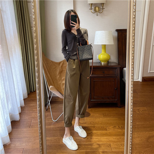 レディース パンツ ボトムス アウター 上着 テーパードパンツ ロングパンツ アンクル丈 クロップド丈 オーバーサイズ  ストリート きれいめ シンプル カジュアル 上品 おしゃれ かっこいい レトロ こなれ感 ラフ メンズライク マニッシュ ボーイッシュ スポーティー ベーシック アクティブ ナチュラル 無地 春 秋 お出かけ アウトドア 旅行 休日 楽ちん 体型カバー 美脚 脚長 普段使い 着回し レイヤード トレンド 流行 定番 S M L 小さいサイズ 大きいサイズ 茶色 ブラウン オフホワイト