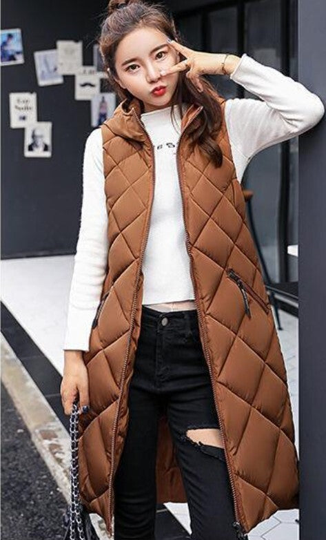 中綿ジレ ダブルジップ レディース トップス ベスト アウター 上着 前開き 膝丈 膝下 袖なし ノースリーブ スタンドカラー フード Iライン ストリート ファスナー ポケット アメカジ 大人可愛い シンプル カジュアル 上品 おしゃれ かっこいい こなれ感 ラフ スポーティー 存在感 抜け感 アクティブ 無地 秋 冬 ママ 学生 通学 お出かけ アウトドア 旅行 公園 休日 ショッピング ライブ カフェ フェス ランチ 重ね着 楽ちん 防寒 体型カバー 普段使い 着回し レイヤード 黒 茶色 緑