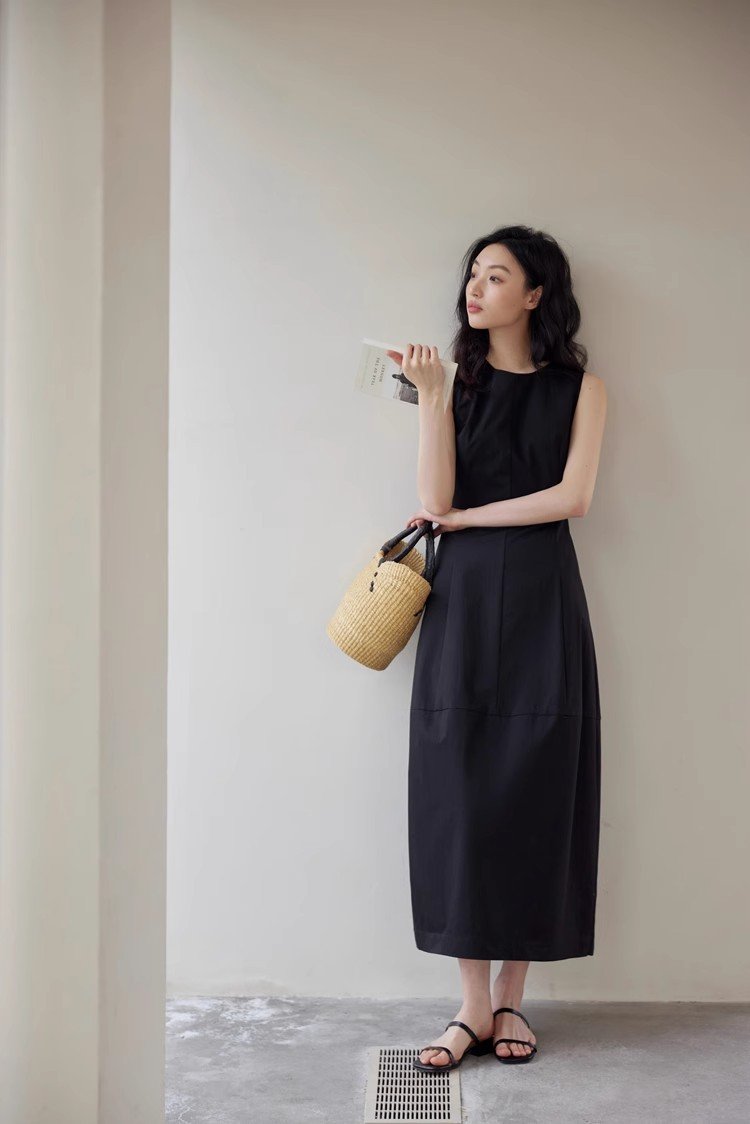ワンピース ノースリーブ 無地 春夏 きれいめ 袖なし 春 白 夏 ラウンドネック シンプル ミモレ ロング 上品 ブラック