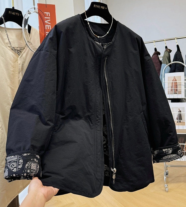 アウター ジャケット 上着 長袖 ラウンドネック 前開き ファスナー ポケット 裏地 ミディアム丈 ヴィンテージ風 かわいい 可愛い 大人可愛い きれいめ シンプル レトロ おしゃれ かっこいい カジュアル こなれ感 個性的 魅力的 主役級 存在感 抜け感 秋 冬 ベーシック ナチュラル エレガント 無地 女性用 レディース ママ マタニティ OL 通勤 学生 通学 デート お出かけ 旅行 休日 アウトドア カフェ ショッピング 普段使い デイリー 着回し S M L トレンド モテ 高見え 高級感