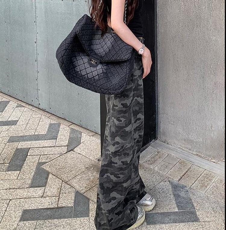 レディース パンツ ボトムス Gパン ロング ストレート Iライン ファスナー ポケット ハイウエスト デニム ブルーデニム カラーデニム 大人可愛い きれいめ シンプル カジュアル おしゃれ かっこいい エキゾチック こなれ感 個性的 主役級 存在感 抜け感 都会的 迷彩 カモフラージュ 春 夏 ロングシーズン ママ デート お出かけ イベント 女子会 重ね着 韓国 オルチャン 体型カバー 美脚 脚長 普段使い 着回し インスタ映え お食事会 S M L XL 大きいサイズ ブルー 赤 青