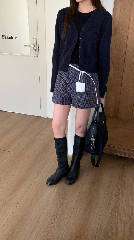 レディース トップス ニット カーディガン 羽織 前開き 長袖 Vネック ボタン きれいめ シンプル カジュアル ルーズ カレッジ風 学生風 ベーシック ナチュラル 無地 春 秋 冬 ロングシーズン ミーティング ママ OL 通勤 学生 学校 通学 デート お出かけ お泊まり アウトドア キャンプ 旅行 レストラン 公園 女子会 休日 ホテル ショッピング コンサート お花見 合コン カフェ ランチ お家時間 重ね着 韓国 普段使い 着回し 定番 フリーサイズ ネイビー ベーシックカラー 大人カラー