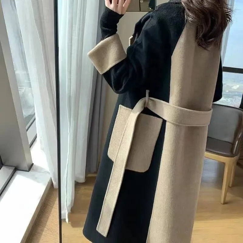 レディース コート アウター 上着 羽織 前開き ロングコート トレンチ 膝下 ロング 長袖 Vネック 襟付き ストレート Iライン ポケット ボタン 切り替えデザイン バイカラー 配色 大人可愛い きれいめ 上品 おしゃれ こなれ感 個性的 エレガント 主役級 存在感 抜け感 都会的 無地 秋 冬 ロングシーズン ママ OL 通勤 デート お出かけ 旅行 女子会 韓国 オルチャン 暖かい 防寒 体型カバー 着回し インスタ映え L XL 2XL 3XL 4XL 大きいサイズ 黒