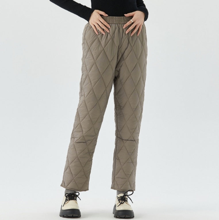レディース パンツ ボトムス テーパードパンツ ロングパンツ アンクル丈 クロップド丈 ストリート ウエストゴム アメカジ フリース 厚手 裏起毛 綿 コットン おしゃれ かっこいい レトロ ベーシック アメリカン カントリー アクティブ ナチュラル ワイルド チェック 菱形 秋 冬 アウトドア キャンプ 旅行 楽ちん 暖かい 防寒 体型カバー 美脚 脚長 トレンド 流行 定番 M L XL 2XL 3XL 4XL 小さいサイズ 大きいサイズ ビッグ ゆったり ゆる 黒 ブラック グレー ベージュ ピンク