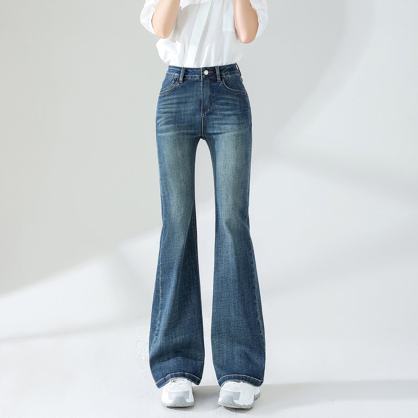 レディース パンツ ボトムス フレア ロングパンツ ロング フレア 裾ワイド ファスナー ポケット ハイウエスト ボタン デニム ブルーデニム 大人可愛い きれいめ シンプル カジュアル おしゃれ かっこいい こなれ感 個性的 クール 主役級 存在感 都会的 無地 春 夏 秋 冬 オールシーズン ママ 通勤 学校 通学 デート お出かけ 旅行 合コン 韓国 オルチャン 美脚 脚長 普段使い 着回し インスタ映え S M L XL 2XL 大きいサイズ ブルー
