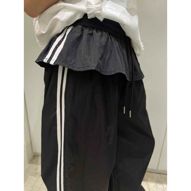 レディース パンツ ボトムス ロングパンツ ロング ワイド フレア ストレート Iライン フリル ポケット ハイウエスト ウエストゴム 薄手 大人可愛い シンプル カジュアル おしゃれ かっこいい こなれ感 ラフ ボーイッシュ スポーティー 個性的 主役級 存在感 春 夏 秋 冬 ロングシーズン ママ デート お出かけ 旅行 ジム 公園 女子会 合コン 重ね着 韓国 オルチャン 楽ちん 体型カバー 普段使い 着回し レイヤード インスタ映え フリーサイズ 白 ホワイト 黒 ブラック