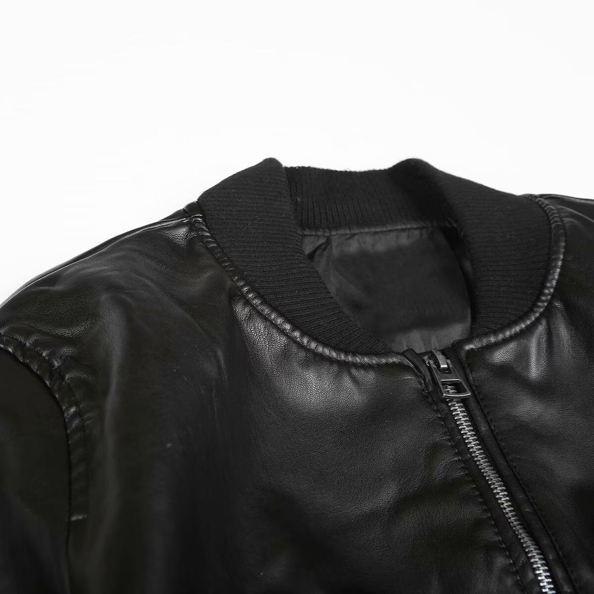 レディース ジャケット アウター 上着 レザージャケット ショート 長袖 Vネック スリム 細身 ポケット 前開き ボタン レザー フェイクレザー 大人可愛い きれいめ シンプル カジュアル おしゃれ かっこいい こなれ感 個性的 主役級 存在感 都会的 無地 春 秋 ロングシーズン ママ デート お出かけ 旅行 合コン 韓国 オルチャン 普段使い 着回し モテ 清楚 トレンド インスタ映え 定番 XS S M L 小さいサイズ 黒 ブラック 茶色 ブラウン