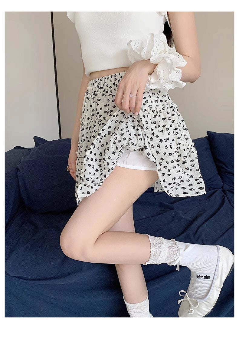 レディース パンツ ボトムス キュロットスカート ミニ ショート 半袖 フレア 裾ワイド ハイウエスト ウエストゴム 薄手 大人可愛い きれいめ シンプル カジュアル おしゃれ かっこいい エキゾチック こなれ感 個性的 主役級 存在感 抜け感 都会的 ドット柄 水玉 春 夏 ロングシーズン ママ デート お出かけ イベント 女子会 重ね着 韓国 オルチャン 体型カバー 美脚 脚長 普段使い 着回し インスタ映え お食事会 S M L XL 大きいサイズ 白 黒 ブルー 赤 青