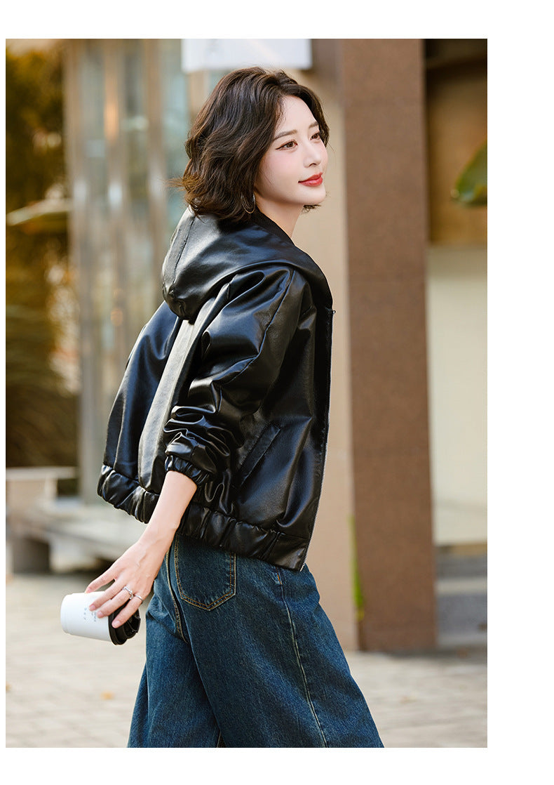 レディース トップス ジャケット 羽織 前開き レザージャケット ショート 長袖 フード スリム ストレート Iライン ファスナー ポケット 2way レザー フェイクレザー きれいめ 上品 おしゃれ こなれ感 個性的 クール エレガント 主役級 存在感 無地 春 秋 謝恩会 ロングシーズン ママ 通勤 デート お出かけ パーティー イベント 旅行 女子会 韓国 オルチャン 体型カバー 普段使い レイヤード インスタ映え M L XL 2XL 3XL 4XL 大きいサイズ 黒 ブラック 茶色 ブラウン