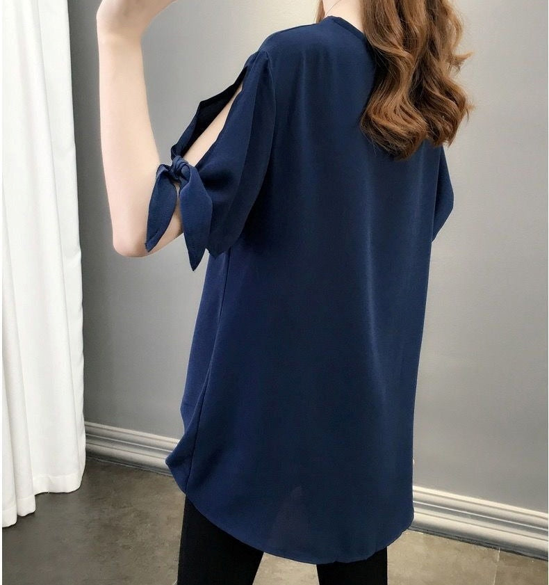 トップス シャツ シフォンシャツ 5分袖 Vネック プルオーバー 袖リボン 肌見せ かわいい 可愛い 大人可愛い きれいめ シンプル レトロ おしゃれ かっこいい カジュアル こなれ感 個性的 魅力的 主役級 存在感 抜け感 春 夏 ベーシック ナチュラル エレガント キュート ガーリー 無地 女性用 レディース ママ マタニティ OL 通勤 オフィス 学生 通学 デート お出かけ ランチ 旅行 休日 カフェ ショッピング 普段使い 着回し 重ね着 L XL 2XL 3XL 4XL 5XL 6XL