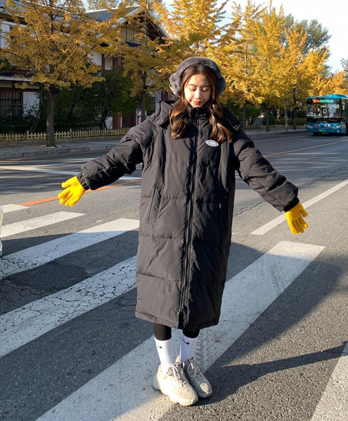 レディース ダウン アウター 上着 羽織 ロング 長袖 ハイネック フード ストレート Iライン ファスナー ポケット 前開き 大人可愛い シンプル おしゃれ 個性的 主役級 存在感 無地 秋 冬 ロングシーズン ママ オフィス ビジネス OL 通勤 デート お出かけ 旅行 公園 合コン 重ね着 韓国 オルチャン 暖かい 防寒 体型カバー 美脚 脚長 普段使い 着回し レイヤード モテ 清楚 トレンド 流行 インスタ映え S M L XL 大きいサイズ 白 ホワイト 黒 ブラック