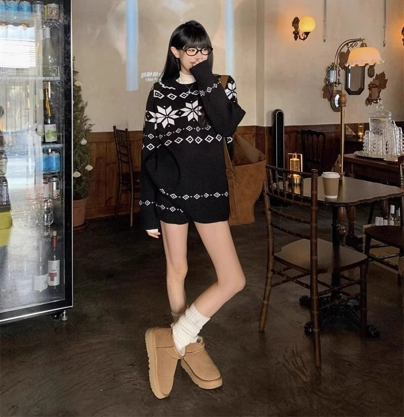 レディース トップス パンツ ボトムス ニット セーター プルオーバー セットアップ ミディアム ショートパンツ ショート 膝上 長袖 ドロップショルダー クルーネック 襟なし オーバーサイズ 編み込み 伸縮性 かわいい 大人可愛い シンプル カジュアル 上品 おしゃれ レトロ こなれ感 ラフ 存在感 抜け感 カントリー ナチュラル ノルディック 秋 冬 クリスマス 学生 学校 通学 デート お出かけ イベント 旅行 休日 ライブ カフェ 脚長 普段使い 着回し インスタ映え S M L ゆったり