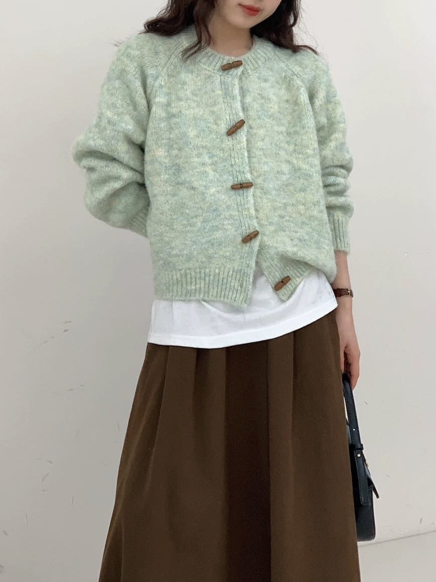 レディース トップス ニット カーディガン アウター 上着 前開き ミドル丈 長袖 ラウンドネック ストレート Iライン スマート ボタン 大人可愛い シンプル おしゃれ かっこいい こなれ感 個性的 主役級 存在感 抜け感 都会的 ベーシック 無地 夏 秋 ロングシーズン ママ オフィス ビジネス デート お出かけ 旅行 女子会 重ね着 韓国 オルチャン 楽ちん 体型カバー 普段使い 着回し モテ トレンド 流行 インスタ映え ゆったり フリーサイズ 黄色 緑 ベーシックカラー 大人カラー