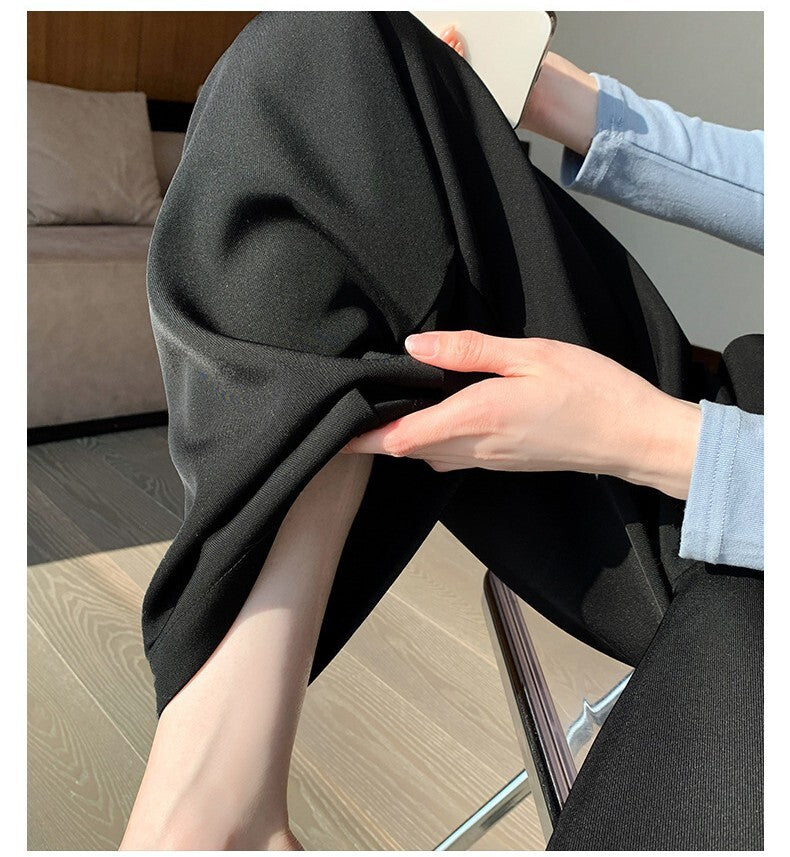 レディース パンツ ボトムス ストレートパンツ ロングパンツ ワイドパンツ タックパンツ ワイド タック ファスナー ポケット ハイウエスト コンサバ ボタン 大人可愛い きれいめ シンプル カジュアル おしゃれ こなれ感 クール ナチュラル 無地 春 秋 ママ OL 通勤 学生 学校 通学 デート お出かけ 旅行 レストラン 公園 女子会 休日 ホテル ショッピング お花見 カフェ モノトーン 体型カバー 脚長 普段使い 着回し S M L XL 2XL 大きいサイズ ブラック グレー ベーシックカラー
