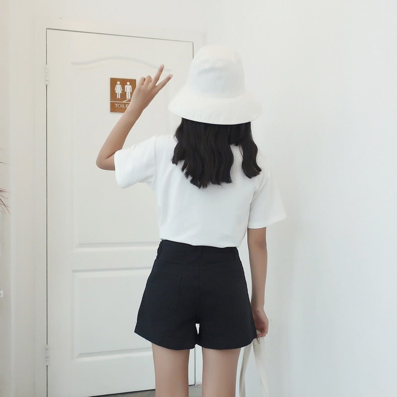 レディース パンツ ボトムス ショートパンツ ワイドパンツ ショート 膝上 スマート フェミニン ポケット ハイウエスト ボタン アメカジ かわいい 大人可愛い きれいめ シンプル カジュアル 上品 おしゃれ こなれ感 ボーイッシュ 抜け感 ベーシック 無地 春 夏 お出かけ お泊まり アウトドア キャンプ リゾート 海 ビーチ 公園 休日 バカンス 高原 ガーデン ショッピング 美脚 脚長 普段使い 着回し 定番 S M L XL 2XL 大きいサイズ 白 ホワイト 黒 ブラック オフホワイト