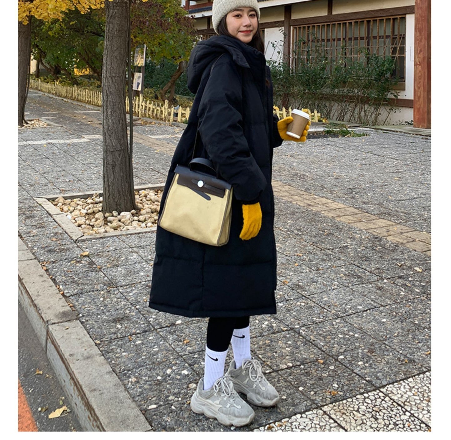 レディース ダウン アウター 上着 羽織 ロング 長袖 ハイネック フード ストレート Iライン ファスナー ポケット 前開き 大人可愛い シンプル おしゃれ 個性的 主役級 存在感 無地 秋 冬 ロングシーズン ママ オフィス ビジネス OL 通勤 デート お出かけ 旅行 公園 合コン 重ね着 韓国 オルチャン 暖かい 防寒 体型カバー 美脚 脚長 普段使い 着回し レイヤード モテ 清楚 トレンド 流行 インスタ映え S M L XL 大きいサイズ 白 ホワイト 黒 ブラック