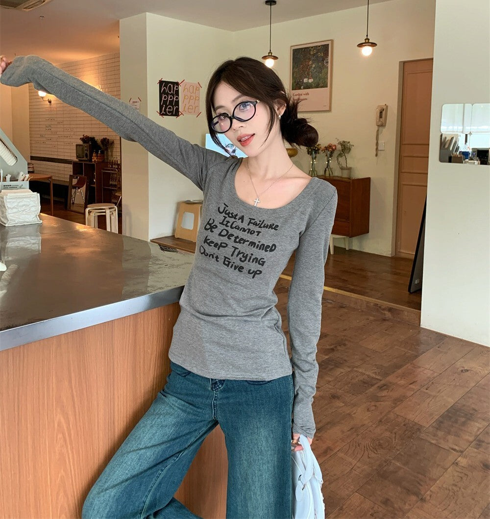 レディース トップス ロンT シャツ カットソー インナー 長袖 萌袖 Uネック ラウンドネック タイト スリム 細身 ストリート 伸縮性 アメカジ シンプル カジュアル おしゃれ こなれ感 ラフ 抜け感 無地 ロゴ 英字 春 夏 秋 冬 学生 通学 お出かけ イベント 公園 休日 ショッピング ライブ フェス モノトーン 韓国 オルチャン コーデ 楽ちん 普段使い 着回し 定番 S M L XL グレー ベーシックカラー 大人カラー