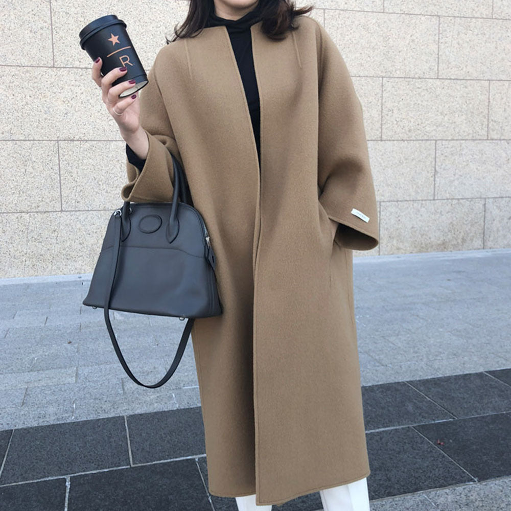レディース コート 上着 羽織 前開き ロングコート ノーカラーコート 長袖 ノーカラー ストレート Iライン ポケット 2way 薄手 大人可愛い きれいめ シンプル 上品 おしゃれ こなれ感 個性的 エレガント 主役級 存在感 都会的 無地 秋 冬 ロングシーズン ママ 通勤 通学 デート お出かけ 旅行 女子会 韓国 オルチャン 暖かい 防寒 体型カバー 普段使い 着回し モテ トレンド 流行 インスタ映え ゆったり ゆる フリーサイズ 白 ホワイト 黒 ブラック 茶色 ブラウン カーキ