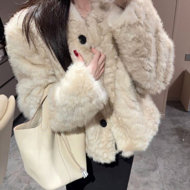 レディース コート アウター ファー フェミニン もこもこ 中綿 かわいい 大人可愛い きれいめ シンプル カジュアル おしゃれ レトロ こなれ感 エレガント とろみ感 ラブリー キュート 都会的 ラグジュアリー 無地 秋 冬 OL 通勤 通学 デート お出かけ リゾート 旅行 公園 女子会 休日 ホテル ショッピング カフェ ランチ 韓国 オルチャン コーデ 楽ちん 暖かい 防寒 体型カバー プチプラ 普段使い 着回し モテ トレンド 流行 インスタ映え 定番 S M L 茶色 ブラウン ベージュ
