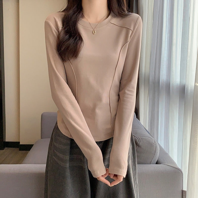 レディース トップス カットソー Ｔシャツ 長袖Ｔシャツ ライン 立体感 着痩せ効果 タック ピンタック 華奢見え 長袖 クルーネック 丸襟 かわいい 大人可愛い きれいめ シンプル カジュアル おしゃれ かっこいい こなれ感 ラフ 主役級 存在感 抜け感 ナチュラル 無地 春 秋 お出かけ 休日 ショッピング カフェ 体型カバー 普段使い 着回し スタイリッシュ スタイルアップ S M L XL ホワイト ブラック カーキ ダークグレー アプリコット