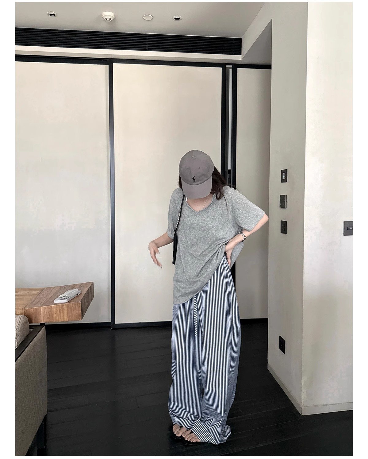 レディース Tシャツ 半袖 ゆったり リネン 春夏 カジュアル Vネック 春 夏 シャツ ロールアップ ポリエステル