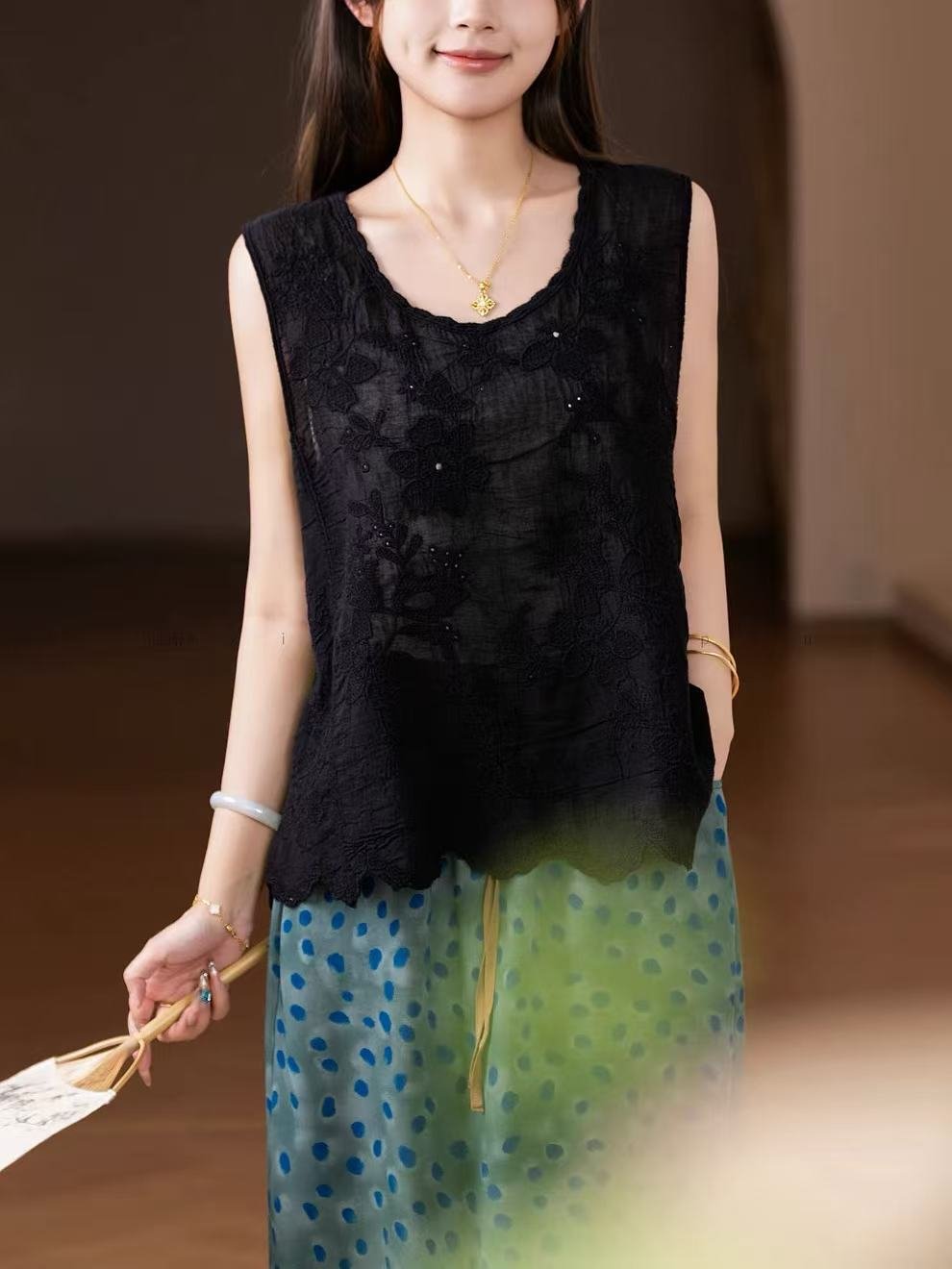 Tシャツ ノースリーブ 無地 ゆったり 春夏 きれいめ レトロ 通勤 体型カバー 春 夏 膝丈 シンプル 刺繍 シャツ ポリエステル 快適