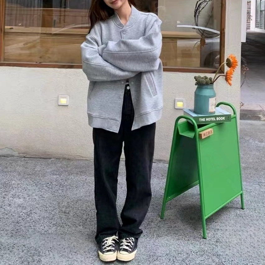 ユニセックス メンズ ジャケット ブルゾン アウター 上着 スタジャン ショート 長袖 ベースボールカラー ストリート ポケット ボタン ヴィンテージ アメカジ シンプル カジュアル かっこいい こなれ感 ラフ メンズライク ボーイッシュ スポーティー カレッジ風 アメリカン アクティブ 無地 春 秋 ペア 男女兼用 カップル 学生 通学 部活 デート お出かけ 公園 休日 ショッピング お揃い 楽ちん 暖かい 普段使い 着回し 定番 S M L XL ゆったり ブラック ライトグレー ダークグレー
