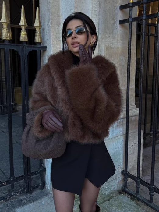 レディース コート アウター 上着 ミニ 長袖 Vネック 襟付き ストリート ふわふわ 前開き ファー かわいい 大人可愛い カジュアル 上品 おしゃれ こなれ感 個性的 主役級 存在感 都会的 無地 秋 冬 デート お出かけ お泊まり パーティー イベント リゾート 旅行 レストラン 女子会 休日 バカンス ホテル ショッピング カフェ 韓国 オルチャン コーデ 暖かい 防寒 体型カバー 普段使い インスタ映え S M L 黒 ブラック 茶色 ブラウン キャメル