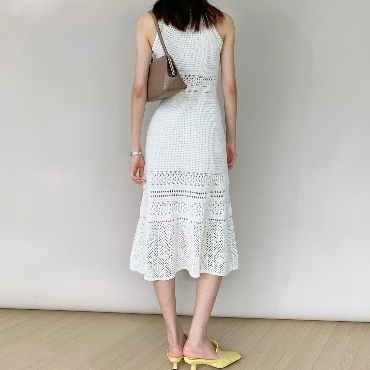 レディース ワンピース フレア ロング マキシ 袖なし ノースリーブ ラウンドネック フェミニン ハイウエスト 編み込み レースアップ 透け感 シースルー ヴィンテージ 透かし編み かわいい 大人可愛い きれいめ シンプル 上品 おしゃれ レトロ アジアン エキゾチック ガーリー 夏 デート お出かけ イベント リゾート 旅行 海 ビーチ 休日 バカンス 普段使い 着回し レイヤード 清楚 トレンド 流行 インスタ映え S M L XL 小さいサイズ 大きいサイズ 白 ホワイト 黒 ブラック 紫 パープル
