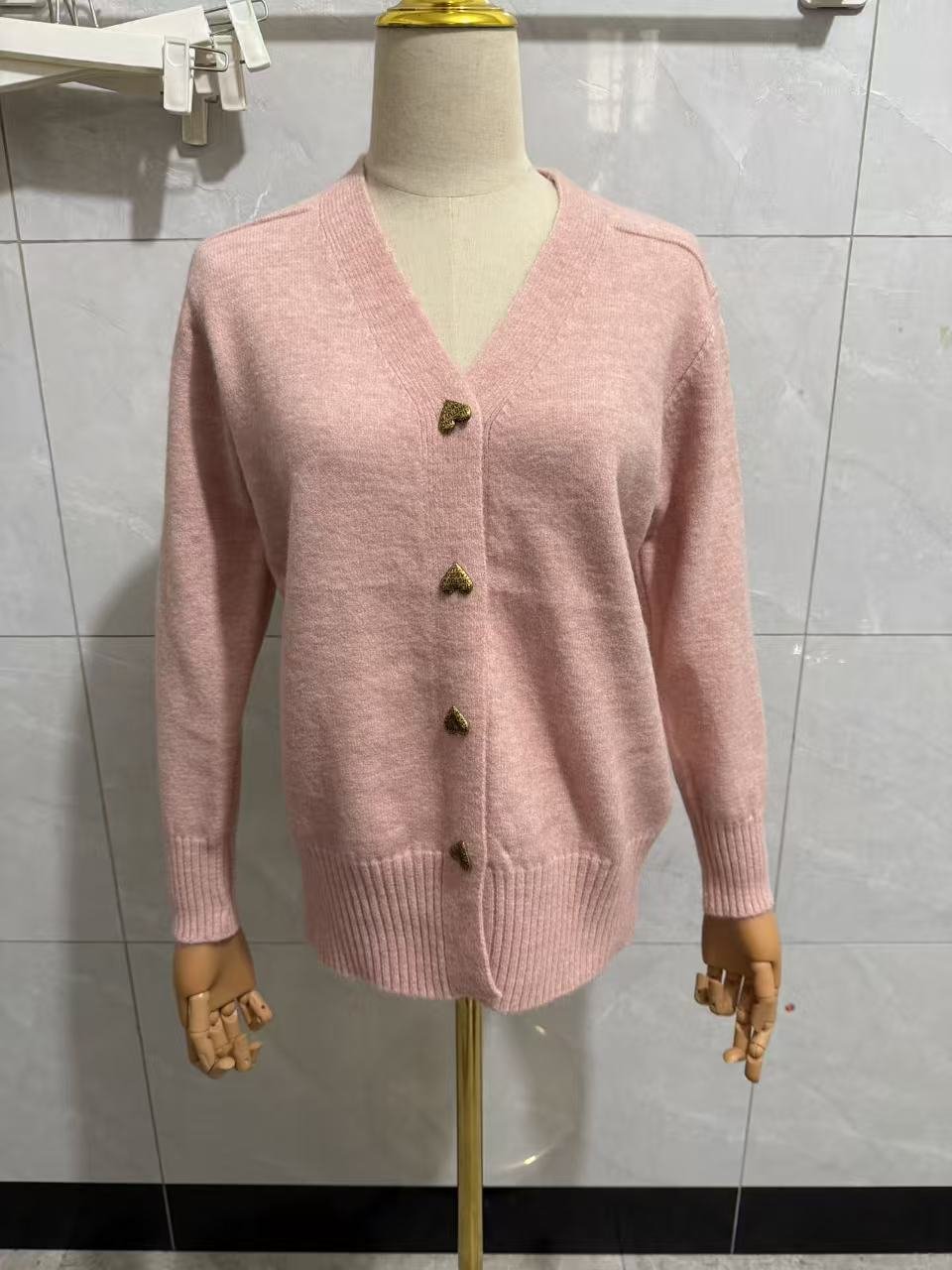 レディース ニット カーディガン 長袖 無地 ゆったり 春夏 きれいめ Vネック 春 夏 秋 シンプル 冬 上品 セーター アウター レギュラー ボタン ポリエステル 秋冬