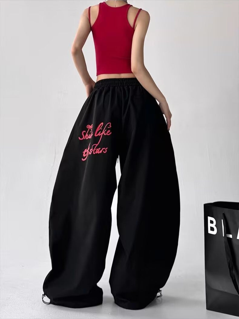 レディース パンツ ボトムス ジャージ ワイド きれいめ シンプル カジュアル おしゃれ かっこいい ラフ ボーイッシュ ルーズ 無地 オールシーズン 男女兼用 ママ 学生 部活 お出かけ アウトドア キャンプ ジム 休日 コーデ 楽ちん 普段使い 定番 S M L XL 2XL ホワイト ブラック ボーイッシュ スポーティー ラブリー キュート キャンプ イベント リゾート 旅行 ビーチ バカンス ホテル ガーデン ショッピング ライブ お花見 合コン コンパ 婚活 フェス ツーリング お家時間