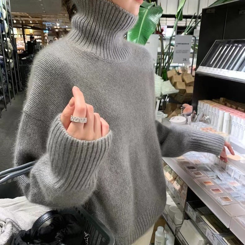 レディース トップス セーター ニット タートルネック タートルネックプルオーバー プルオーバー タートルセーター タートルネックセーター ふわふわ ベーシック シンプルデザイン タートルネックデザイン ゆったり 大人カジュアル 長袖 ボリューム袖 ドロップショルダー 萌袖 大人可愛い きれいめ シンプル カジュアル 上品 おしゃれ かっこいい こなれ感 ラフ 主役級 存在感 抜け感 ナチュラル 秋 冬 デート お出かけ 休日 普段使い 着回し スタイリッシュ スタイルアップ フリーサイズ ワンサイズ
