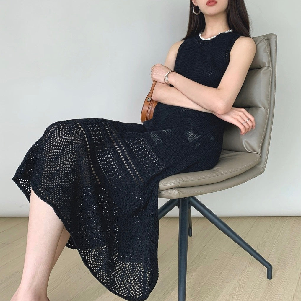 レディース ワンピース フレア ロング マキシ 袖なし ノースリーブ ラウンドネック フェミニン ハイウエスト 編み込み レースアップ 透け感 シースルー ヴィンテージ 透かし編み かわいい 大人可愛い きれいめ シンプル 上品 おしゃれ レトロ アジアン エキゾチック ガーリー 夏 デート お出かけ イベント リゾート 旅行 海 ビーチ 休日 バカンス 普段使い 着回し レイヤード 清楚 トレンド 流行 インスタ映え S M L XL 小さいサイズ 大きいサイズ 白 ホワイト 黒 ブラック 紫 パープル