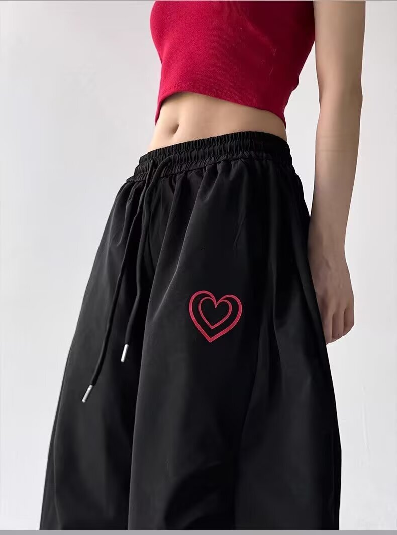 レディース パンツ ボトムス ジャージ ワイド きれいめ シンプル カジュアル おしゃれ かっこいい ラフ ボーイッシュ ルーズ 無地 オールシーズン 男女兼用 ママ 学生 部活 お出かけ アウトドア キャンプ ジム 休日 コーデ 楽ちん 普段使い 定番 S M L XL 2XL ホワイト ブラック ボーイッシュ スポーティー ラブリー キュート キャンプ イベント リゾート 旅行 ビーチ バカンス ホテル ガーデン ショッピング ライブ お花見 合コン コンパ 婚活 フェス ツーリング お家時間