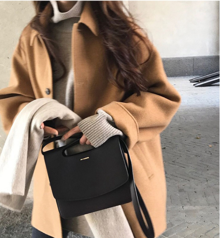 レディース コート ステンカラーコート シンプル ハーフコート 長袖 ドロップショルダー ポケット 前開き かわいい 大人可愛い シンプル カジュアル おしゃれ こなれ感 ラフ 主役級 存在感 抜け感 ベーシック ナチュラル 無地 秋 冬 デート お出かけ 旅行 女子会 休日 ショッピング カフェ 重ね着 暖かい 防寒 体型カバー 脚長 普段使い 着回し レイヤード スタイルアップ スタイリッシュ S M L XL ゆったり ゆる キャメル ブラック アプリコット