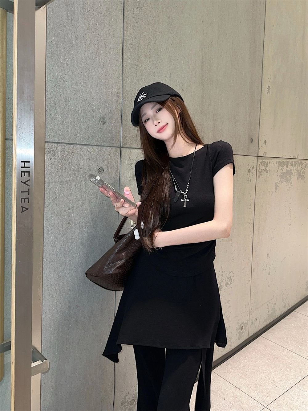 レディース Tシャツ パンツ 半袖 無地 スリム 春夏 カジュアル きれいめ 通勤 春 フレア 夏 シンプル ロング シャツ アシンメトリー 切り替えデザイン セットアップ 都会的 ポリエステル