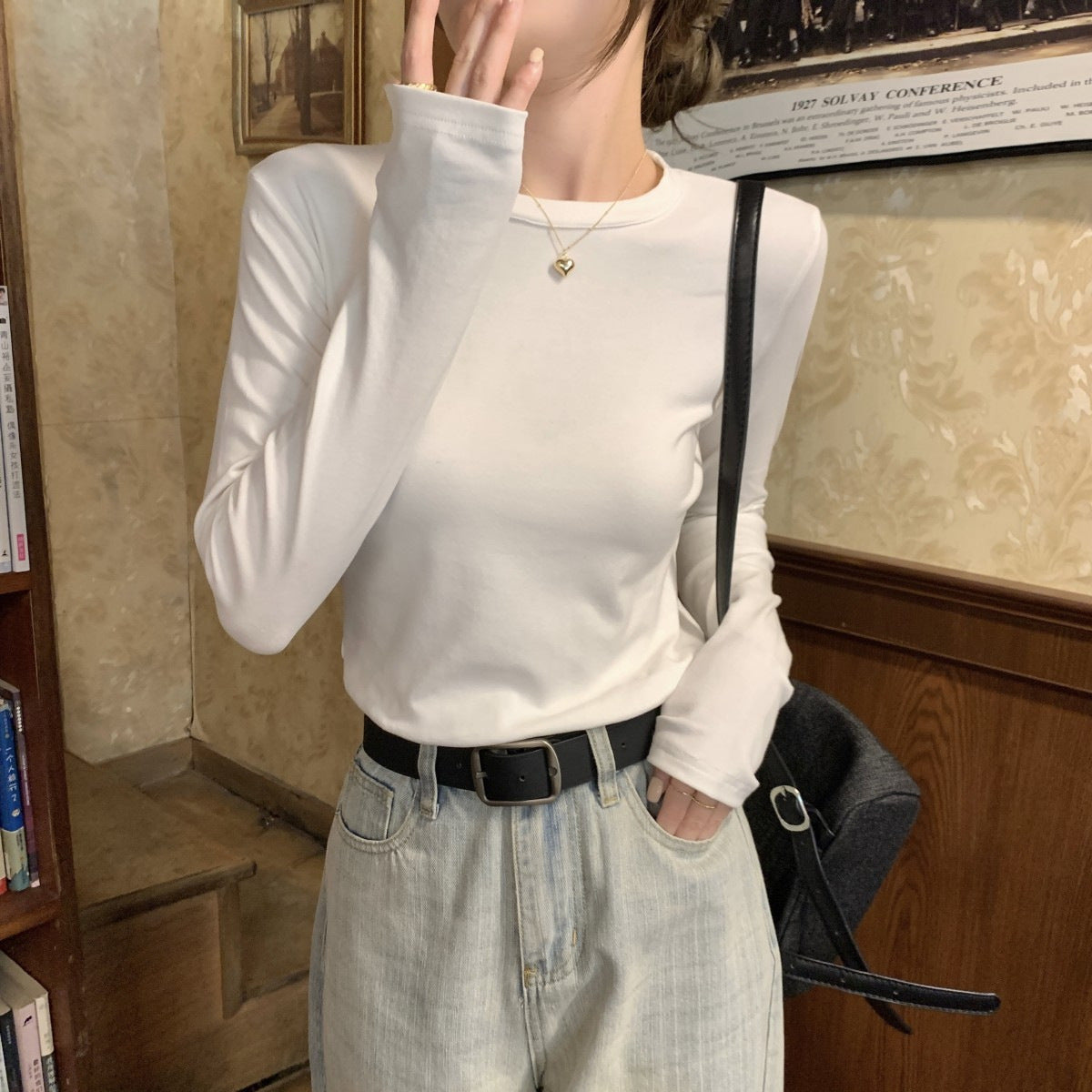 レディース トップス シャツ インナー 長袖 シンプル 無地 オールシーズン デート お出かけ ショッピング カフェ モノトーン コーデ 楽ちん 清楚 S M L XL 2XL 白 黒 グレー ネイビー クルーネック　大人カジュアル 着る毛布 襟なし タイト かわいい 大人可愛い きれいめ シンプル カジュアル 上品 こなれ感 ラフ キュート 春 夏 秋 冬 オールシーズン 母の日 ペア 男女兼用 オフィス ビジネス 通勤 アウトドア イベント 旅行 発表会 コンサート ライブ 重ね着 韓国 暖かい 防寒