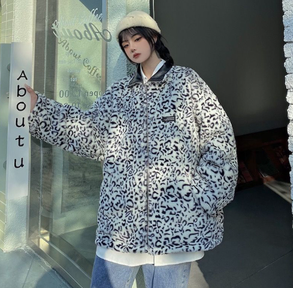 レディース ジャケット コート アウター 上着 ミドル丈 長袖 ドロップショルダー オーバーサイズ ファスナー ポケット 前開き リバーシブル ドロスト フェイクレザー フェイクファー おしゃれ かっこいい こなれ感 スポーティー 個性的 クール 存在感 ラグジュアリー ワイルド 無地 ヒョウ柄 秋 冬 ママ 学生 デート お出かけ お泊まり アウトドア 旅行 ショッピング ライブ 体型カバー 着回し インスタ映え S M L XL 2XL ゆったり ゆる 大きいサイズ ホワイト ブラック キャメル