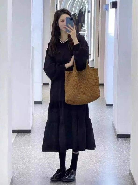 レディース ワンピース スウェット ティアード ロング 長袖 Aライン 切り替え フェミニン ギャザー かわいい 大人可愛い きれいめ シンプル カジュアル 上品 おしゃれ こなれ感 ガーリー 抜け感 ベーシック 無地 春 秋 通勤 学生 学校 通学 デート お出かけ お泊まり 女子会 休日 高原 ガーデン ショッピング カフェ 体型カバー 普段使い 着回し 清楚 定番 XL 2XL 3XL 4XL 大きいサイズ ゆったり 黒 ブラック グリーン