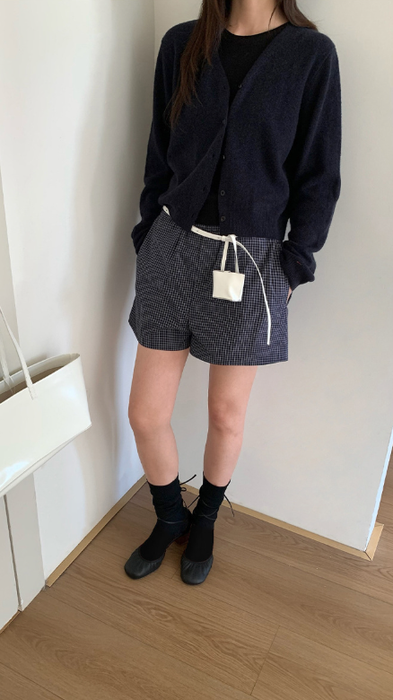 レディース トップス ニット カーディガン 羽織 前開き 長袖 Vネック ボタン きれいめ シンプル カジュアル ルーズ カレッジ風 学生風 ベーシック ナチュラル 無地 春 秋 冬 ロングシーズン ミーティング ママ OL 通勤 学生 学校 通学 デート お出かけ お泊まり アウトドア キャンプ 旅行 レストラン 公園 女子会 休日 ホテル ショッピング コンサート お花見 合コン カフェ ランチ お家時間 重ね着 韓国 普段使い 着回し 定番 フリーサイズ ネイビー ベーシックカラー 大人カラー