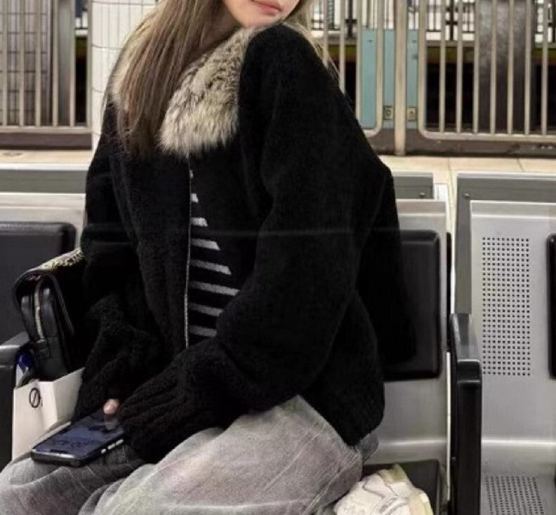 レディース コート アウター 上着 羽織 前開き ミディアム ショート 長袖 ドロップショルダー 襟付き オーバーサイズ ファスナー ポケット フェイクファー かわいい 大人可愛い シンプル カジュアル おしゃれ レトロ こなれ感 ラフ スポーティー ガーリー 存在感 ベーシック ワイルド 無地 秋 冬 ママ 通勤 学生 デート お出かけ お泊まり アウトドア イベント 旅行 公園 女子会 休日 ショッピング カフェ ランチ 韓国 モテS M L ゆったり ゆる ブラック ベーシックカラー 大人カラー