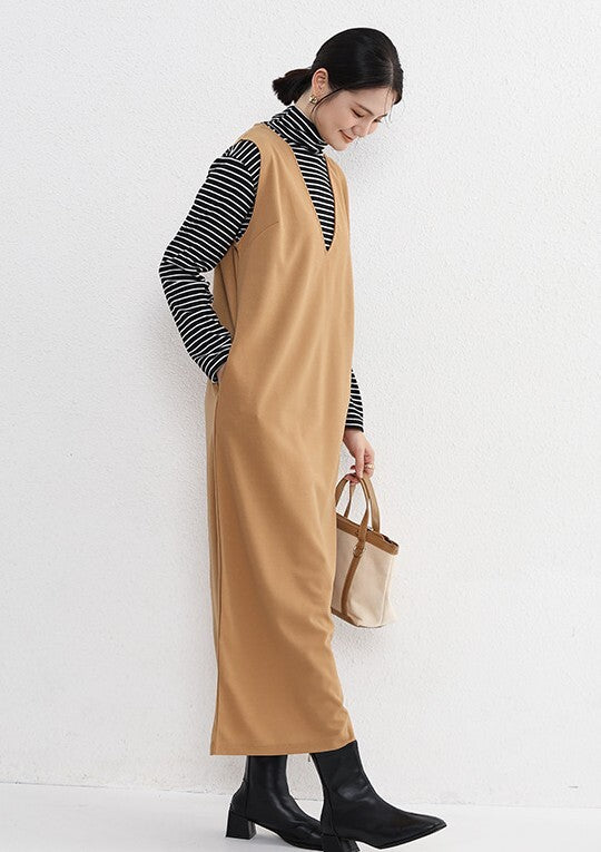 レディース スカート ボトムス ジャンパースカート 膝下 ロング マキシ 袖なし ノースリーブ Vネック Iライン フェミニン スリット かわいい 大人可愛い きれいめ シンプル カジュアル 上品 おしゃれ こなれ感 エレガント 抜け感 ベーシック 無地 秋 冬 授業参観 ミーティング ママ 通勤 学生 学校 通学 デート お出かけ 旅行 女子会 休日 ショッピング カフェ ランチ 重ね着 コーデ 楽ちん 体型カバー 普段使い 着回し レイヤード 定番 M L ゆったり 黒 茶色 カーキ ワインレッド 緑