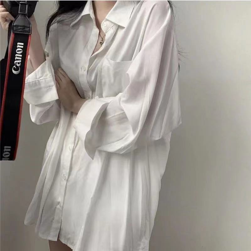 レディース トップス シャツ 前開き ロング 長袖 Vネック 襟付き フード ストレート Iライン オーバーサイズ ポケット ボタン 薄手 大人可愛い きれいめ シンプル 上品 おしゃれ こなれ感 個性的 エレガント 主役級 存在感 抜け感 都会的 無地 春 秋 ロングシーズン ママ OL デート お出かけ 旅行 公園 女子会 韓国 オルチャン 楽ちん 暖かい 防寒 体型カバー 普段使い 着回し トレンド 流行 インスタ映え M L XL ゆったり ゆる 白 ホワイト ブルー