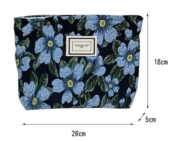 バッグ ポーチ 花柄 フラワー フラワープリント 大人可愛い 華やか ハンドバッグ トート 手持ち ミニバッグ ミニ コンパクトウォレット かわいい 大人可愛い シンプル カジュアル お洒落 レトロ こなれ感 ラフ キュート ガーリー 主役級 存在感 抜け感 フェミニン 柄 デート お出かけ 旅行 お買い物 女子会 休日 普段使い 双子 韓国 コーデ スタイル 春 夏 秋 冬 シーズンレス 小さめ 小さい バゲットバッグ ブルーポーチ ブラックポーチ