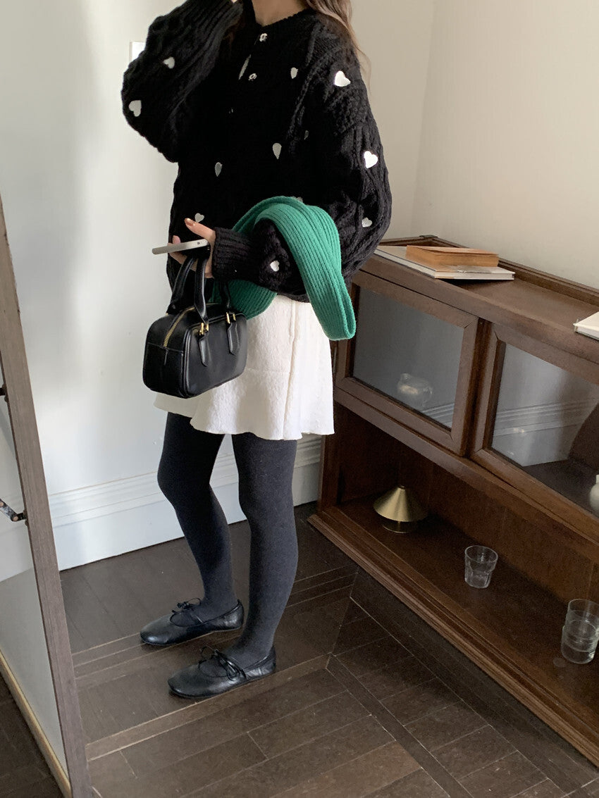 レディース トップス ニット セーター ミディアム 長袖 ヘンリーネック オーバーサイズ フェミニン かわいい 大人可愛い シンプル カジュアル おしゃれ こなれ感 ラフ ガーリー ルーズ 個性的 存在感 キュート ナチュラル ケーブル柄 ハート柄 秋 冬 ママ 通勤 学生 学校 部活 デート お出かけ お泊まり アウトドア 旅行 公園 女子会 休日 ショッピング ライブ カフェ ランチ お家時間 韓国 コーデ 普段使い モテ ゆったり ゆる フリーサイズ ブラック ベージュ ベーシックカラー 大人カラー